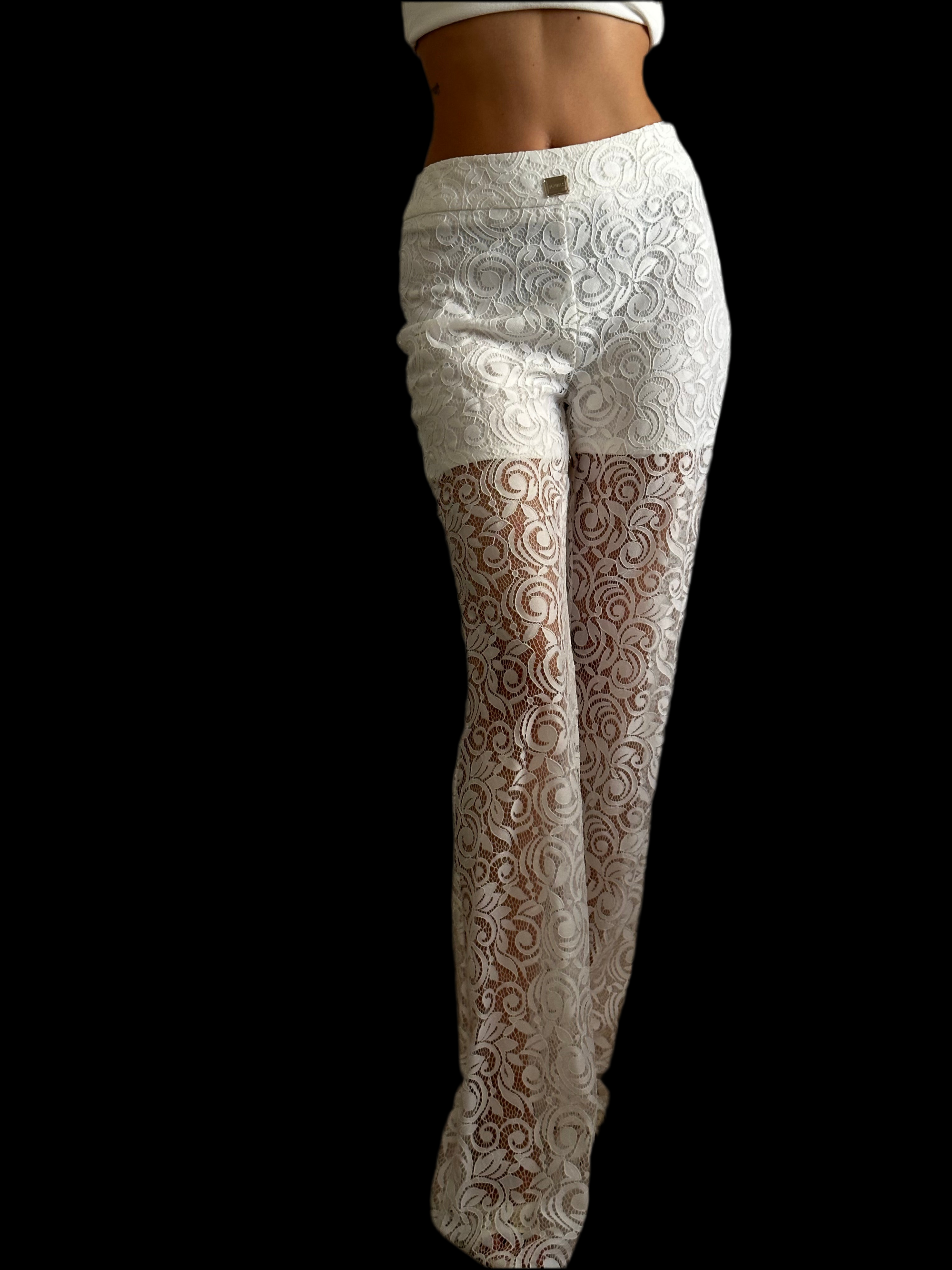 Pantaloni dantelă
